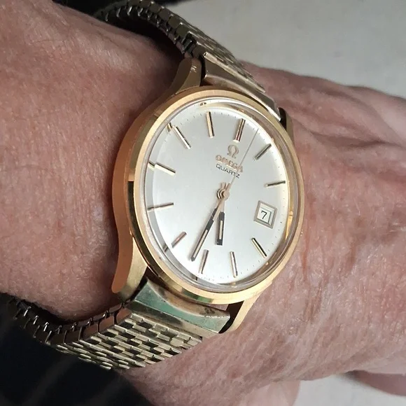 Omega Gold Quartz Watch - Picture 10 of 15
